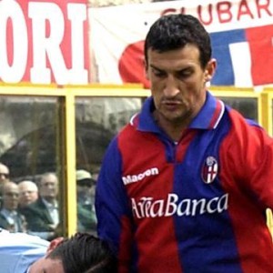 意昂体育下载-意大利超市袭击案：飞腿制服歹徒，前意甲后卫立功